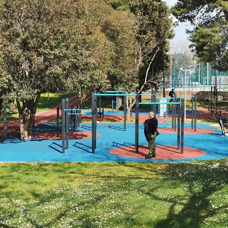 Adriatic アパート