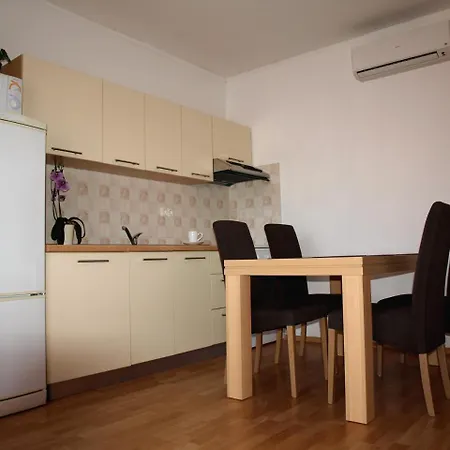 Adriatic Apartment *